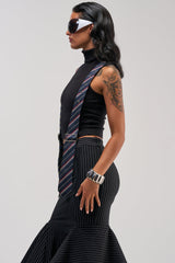TIED UP SLEEVELESS SWEATER