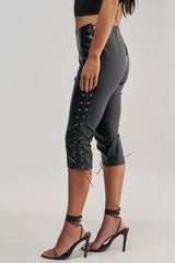 MISS SEXY LACE UP CAPRI