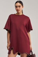 COOL GIRL EMBELLISHED TEE SHIRT DRESS IN BURGUNDY