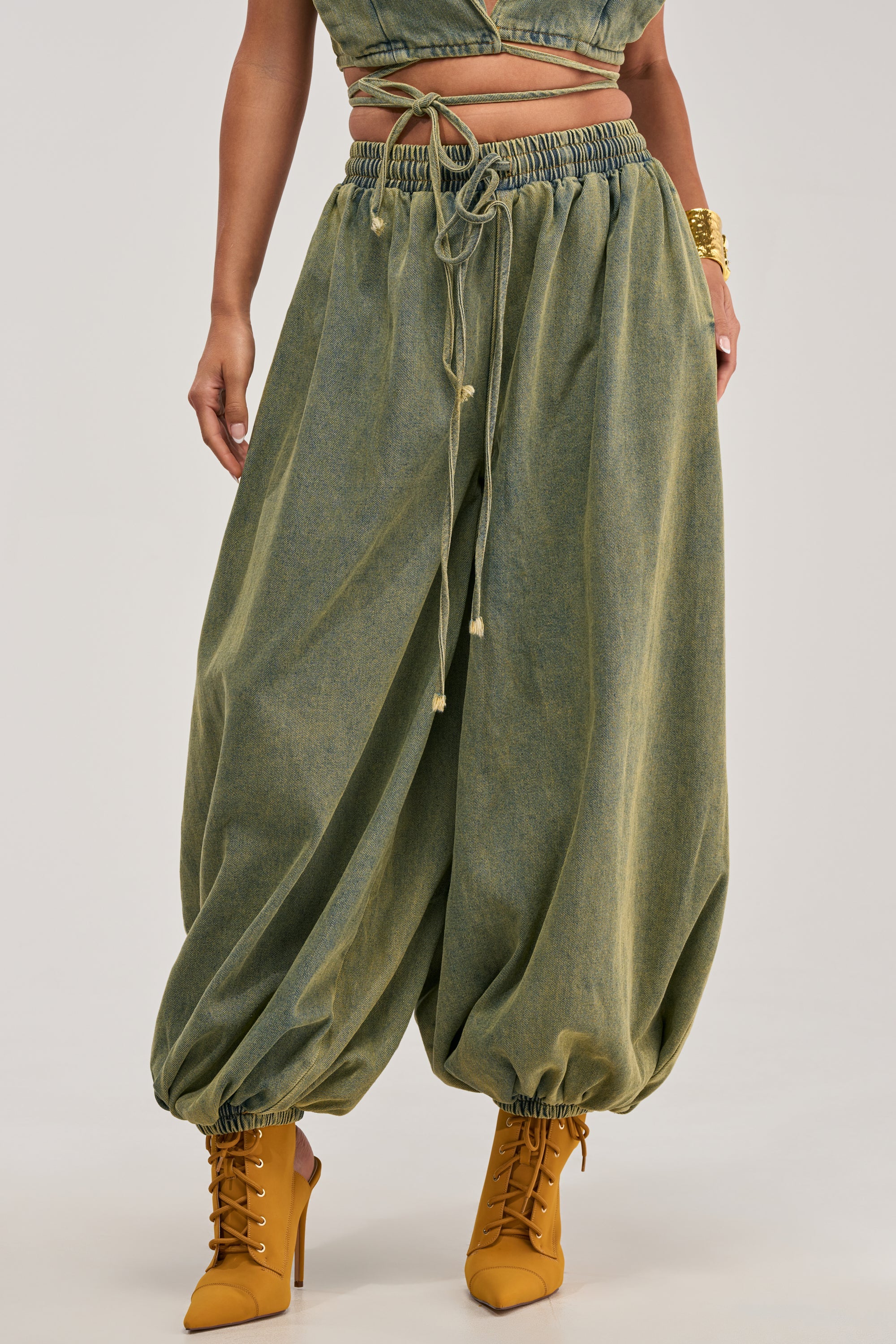 GUESS WHO BALLOON PANT IN DENIM