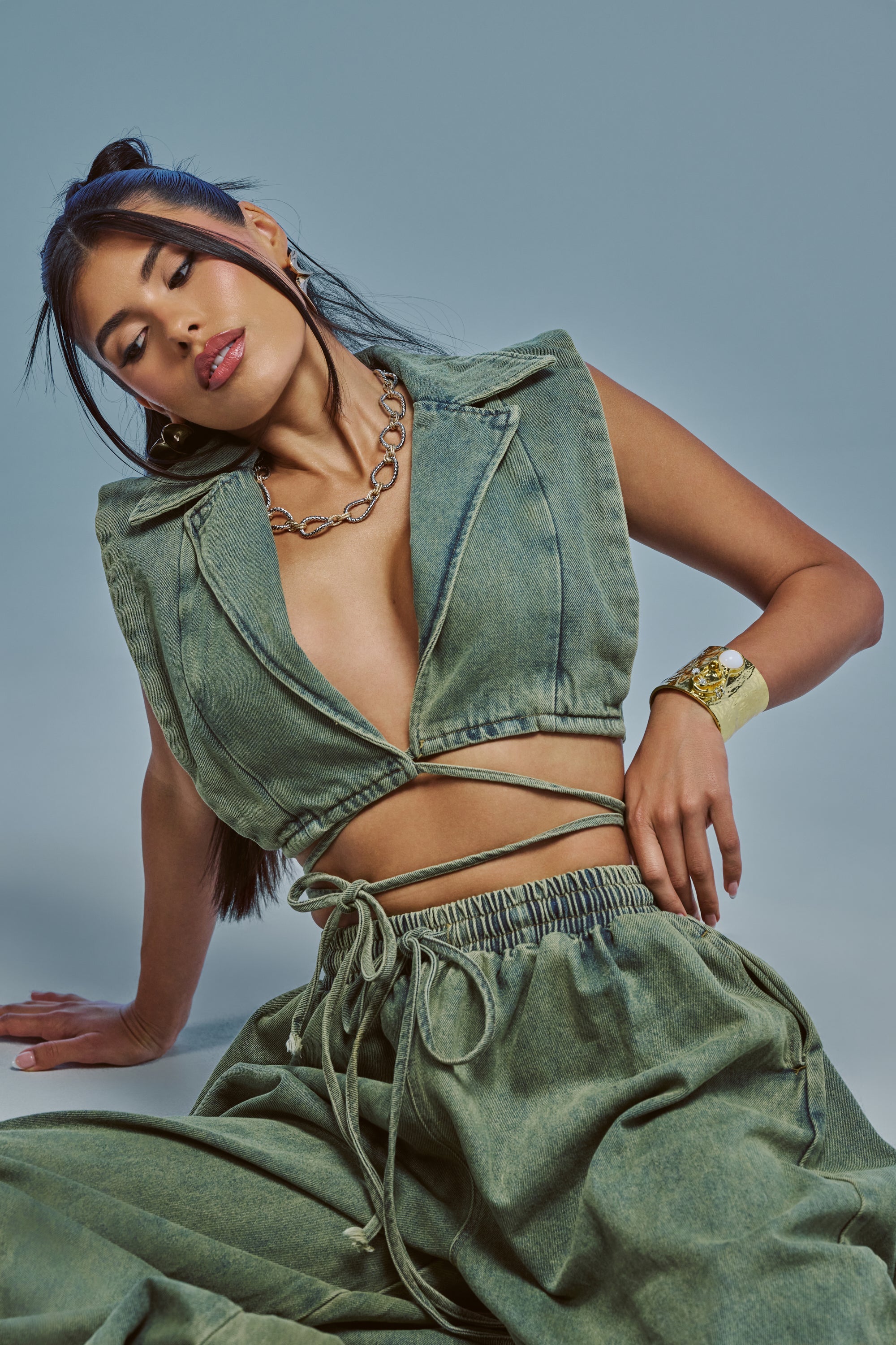 GUESS WHO V-NECK COLLARED BLOUSE IN DENIM