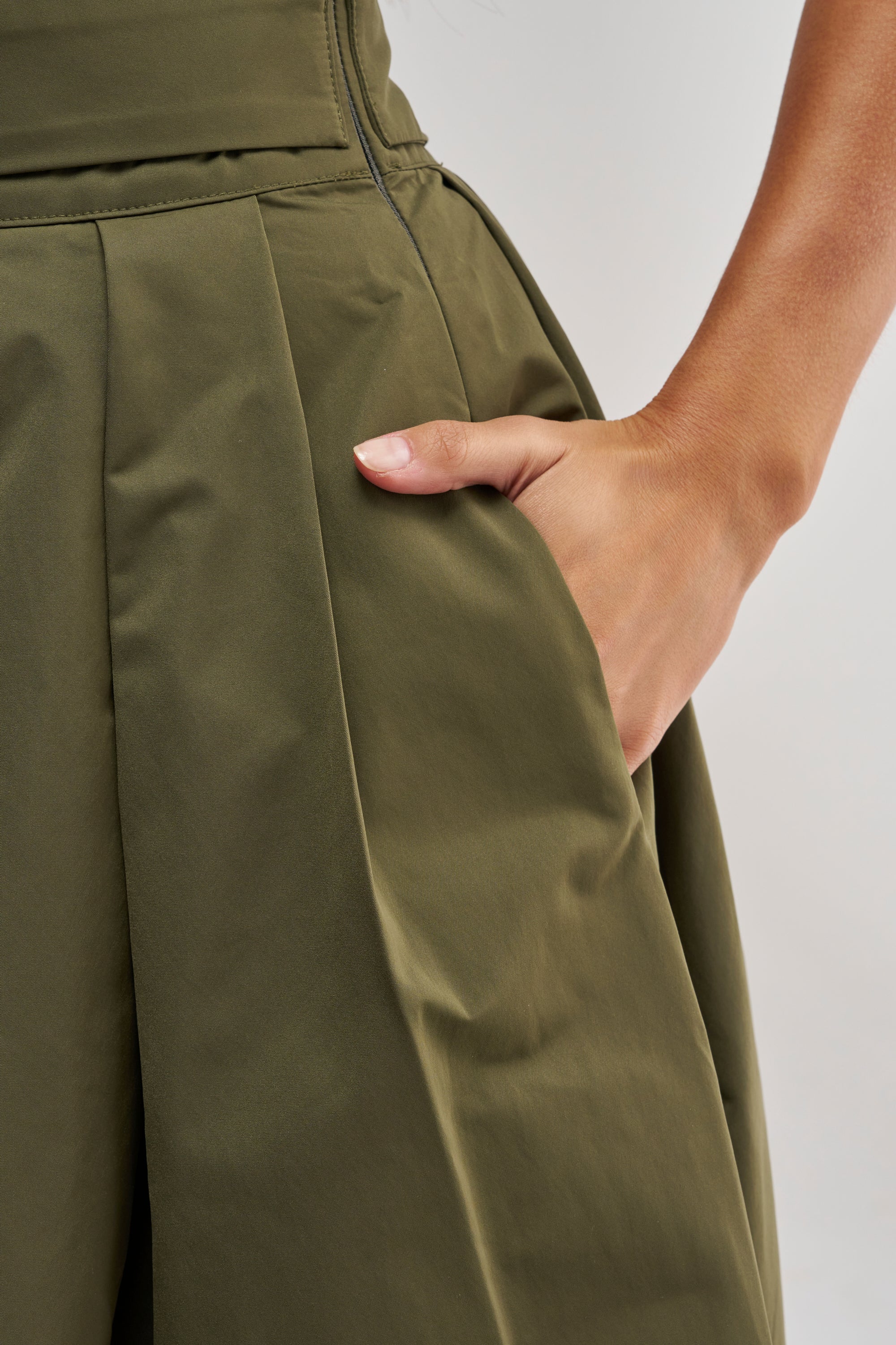 DISCO DOLL TROUSER IN OLIVE