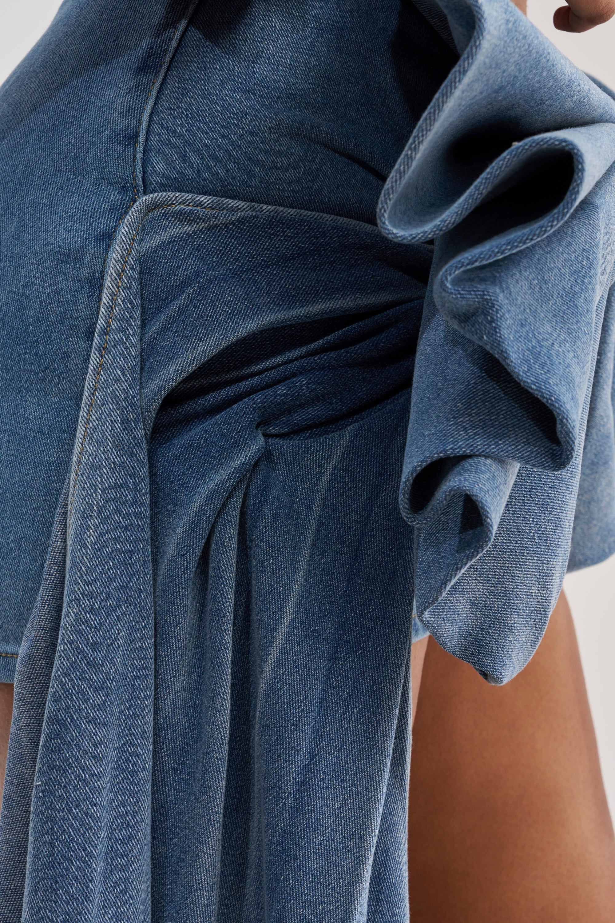 EXTRA IS GOOD MINI SKIRT WITH BOW