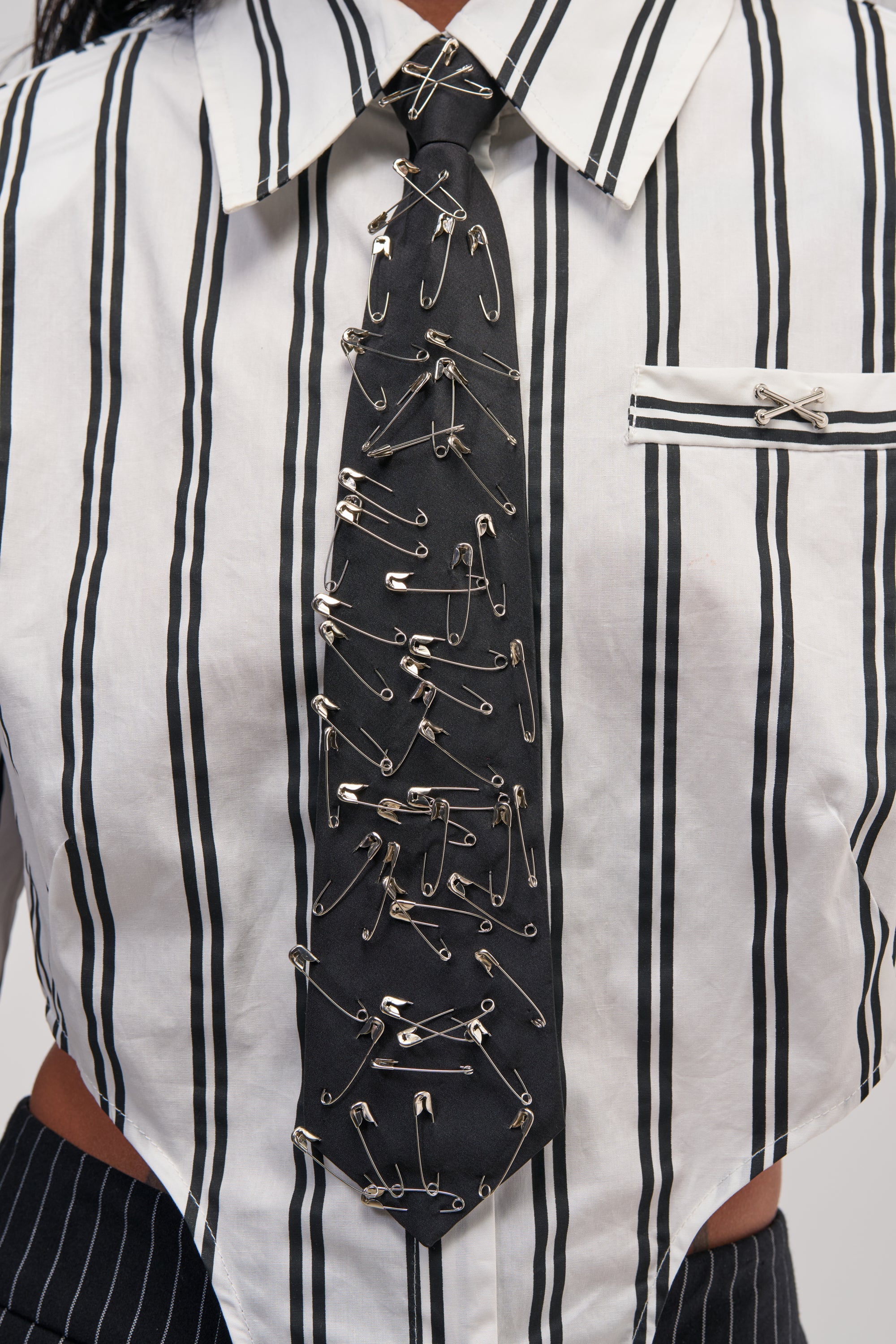 ON TOP POPLIN BUTTON DOWN