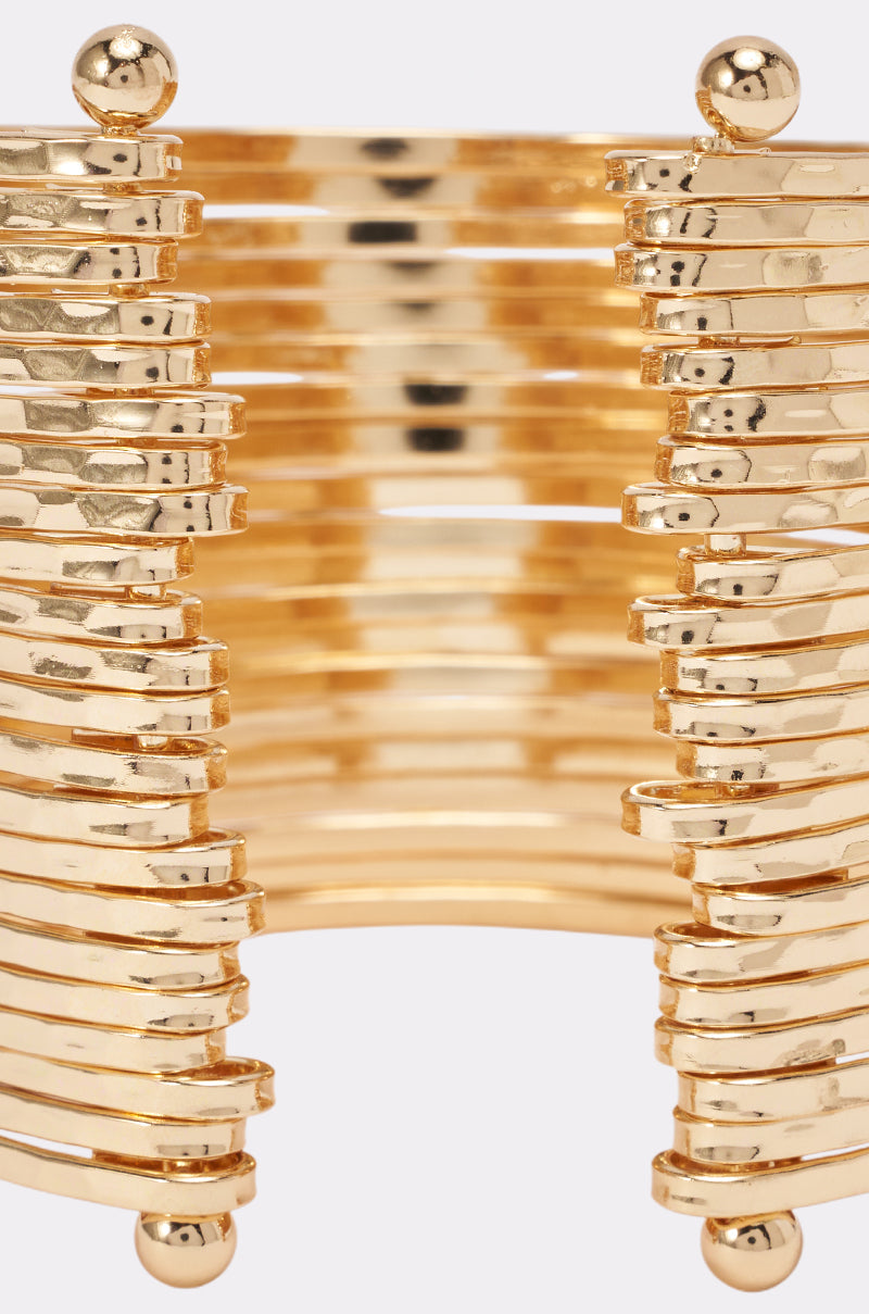 GOLD HAMMERED CUFF