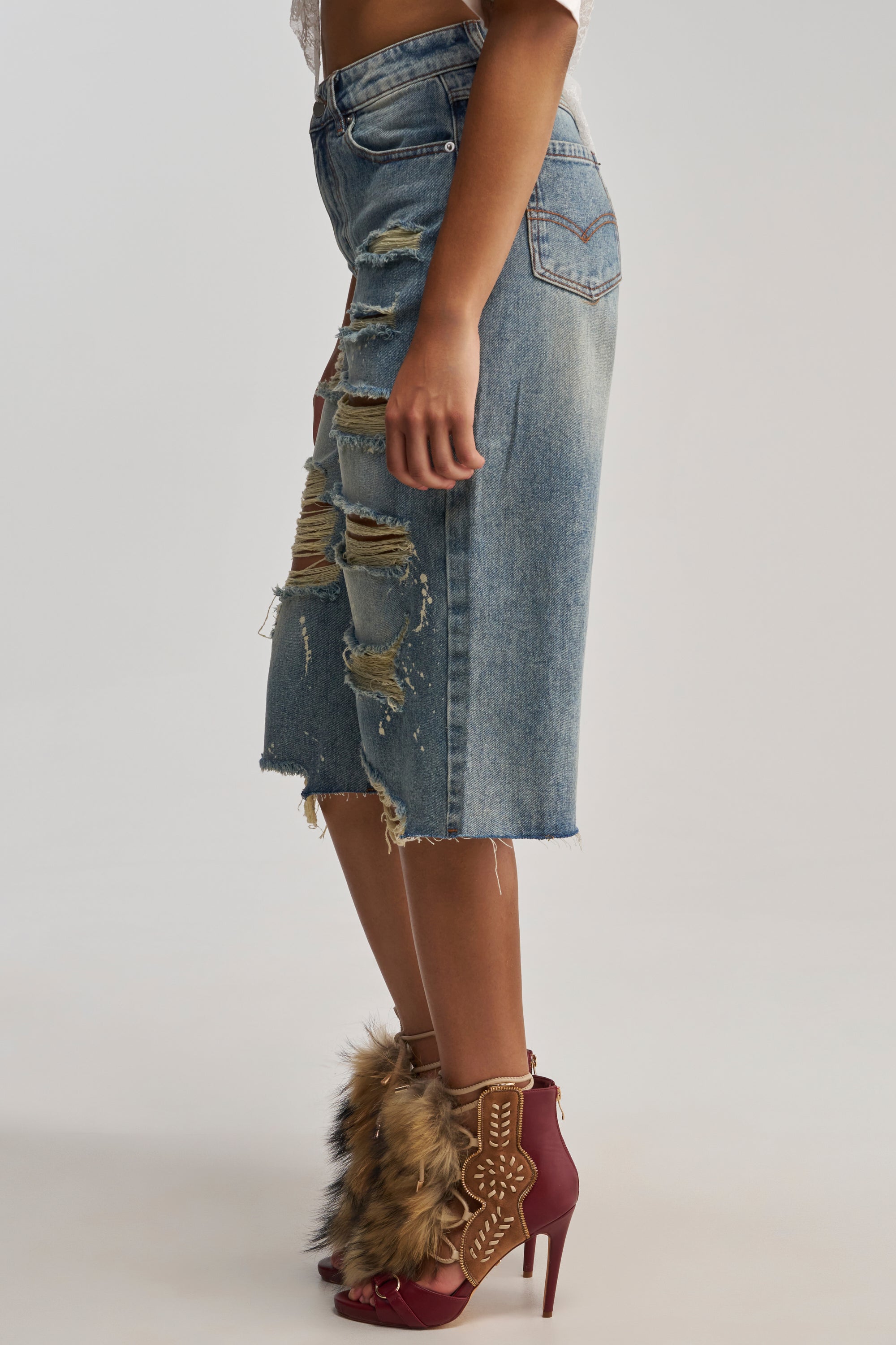 FEELING DISTRESSED BERMUDA SHORT