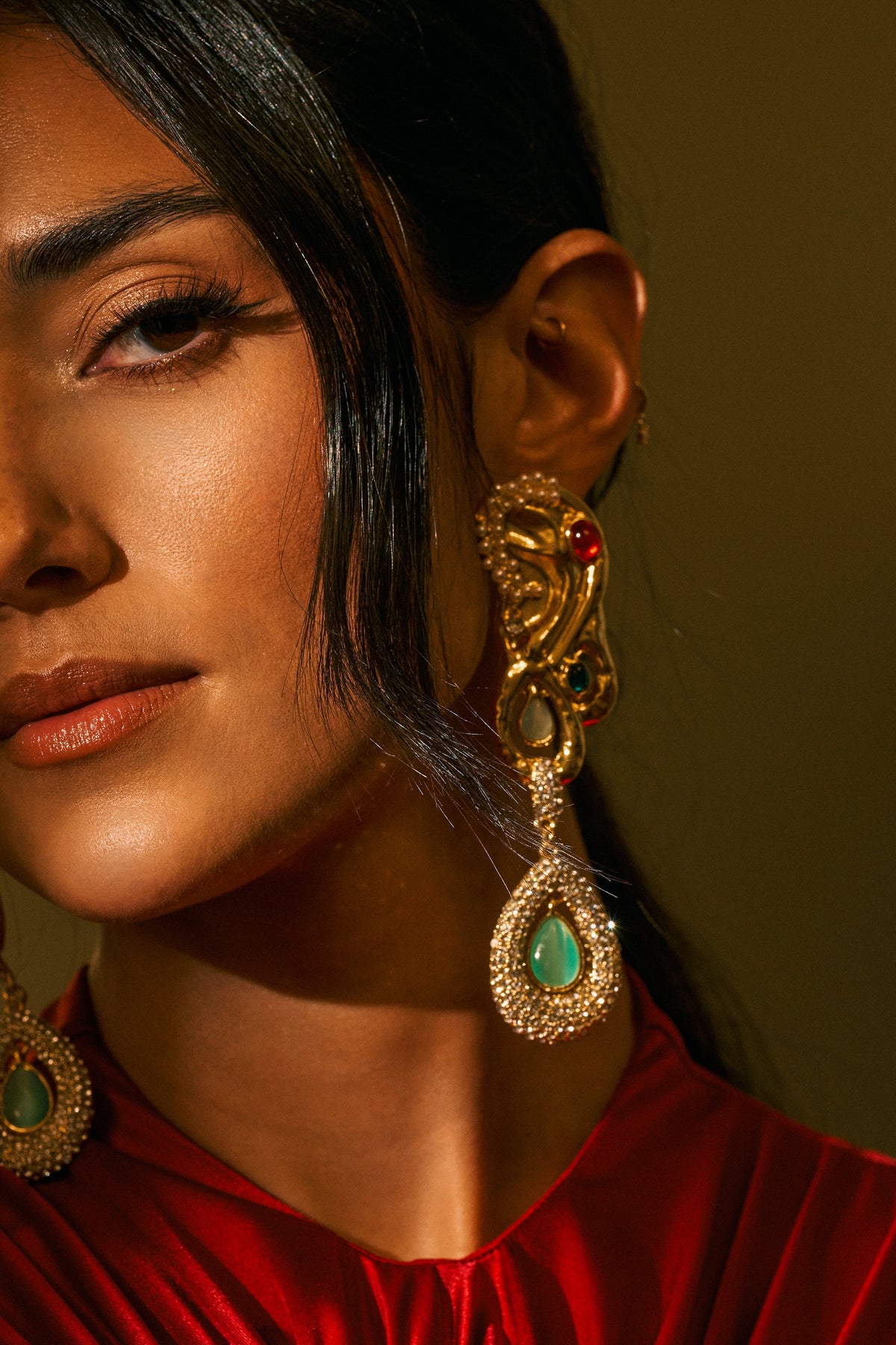 AN EARFUL DROP EARRINGS
