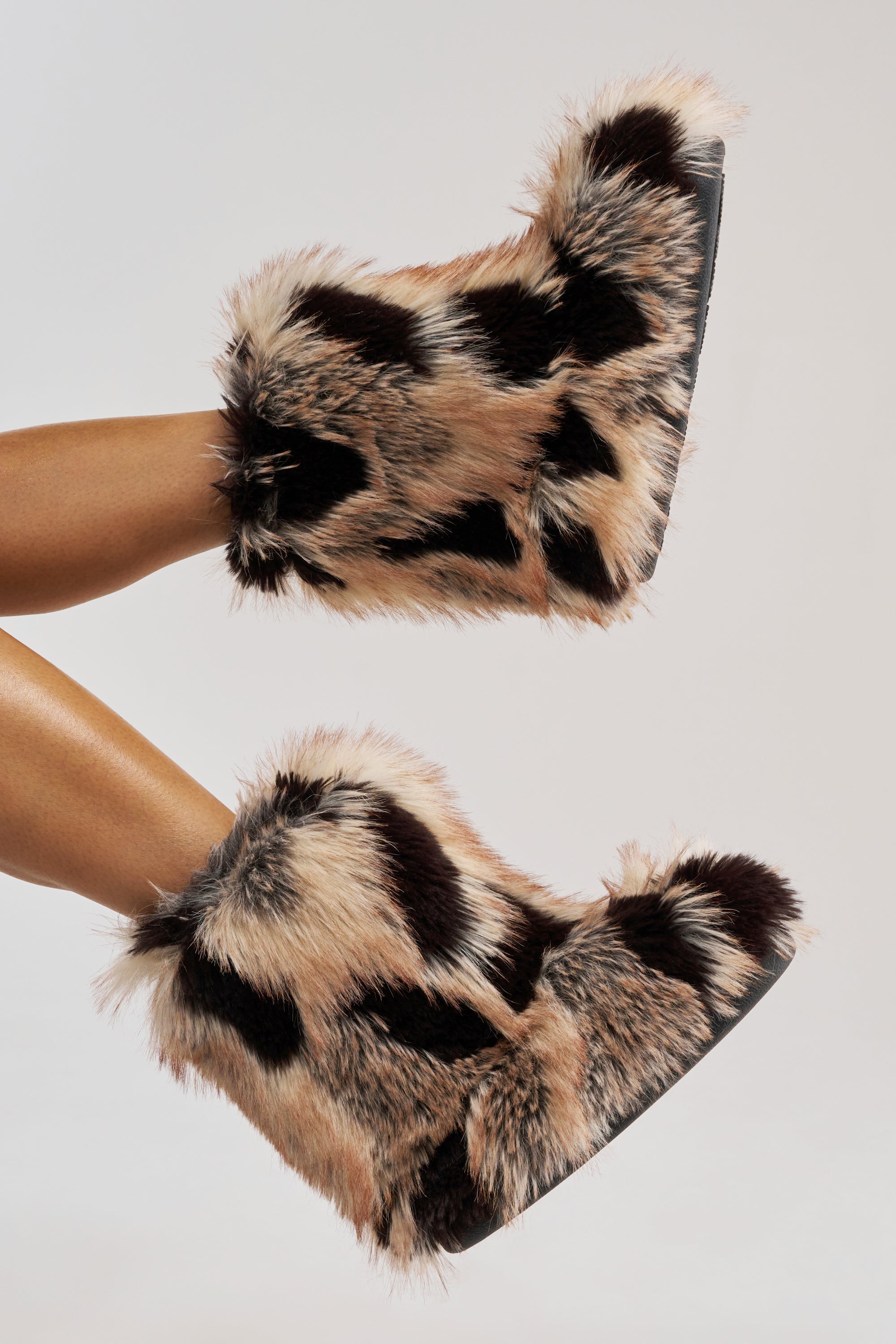 AZALEA WANG ALIXIA BROWN MULTI FLAT FUR BOOTIE