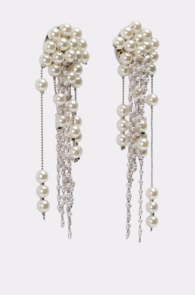 DRIPPIN IN PEARLS EARRING