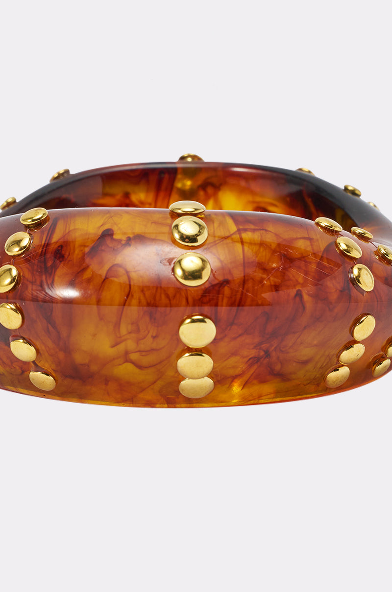 COOL GIRL STUDDED BANGLE IN BROWN
