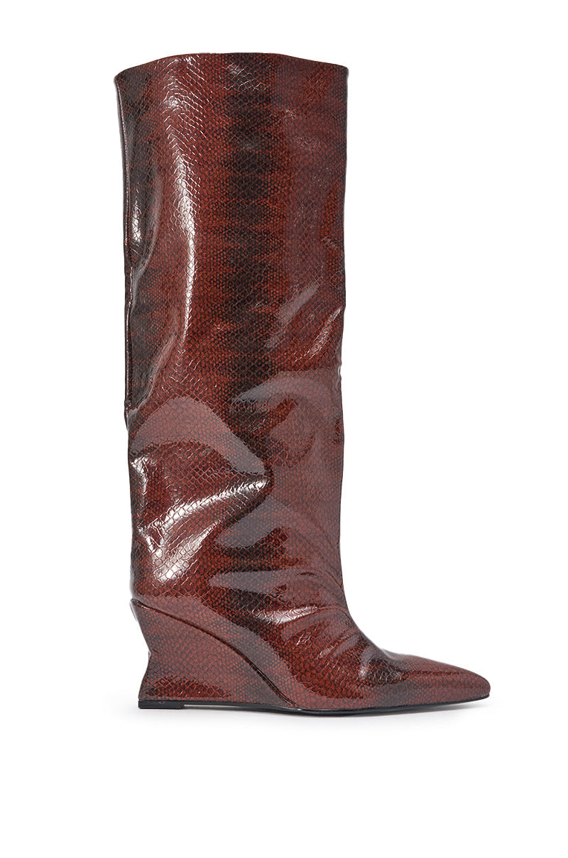 AZALEA WANG BRUN BROWN SNAKE WEDGE BOOT