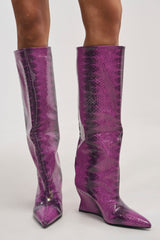 AZALEA WANG BRUN PURPLE SNAKE WEDGE BOOT