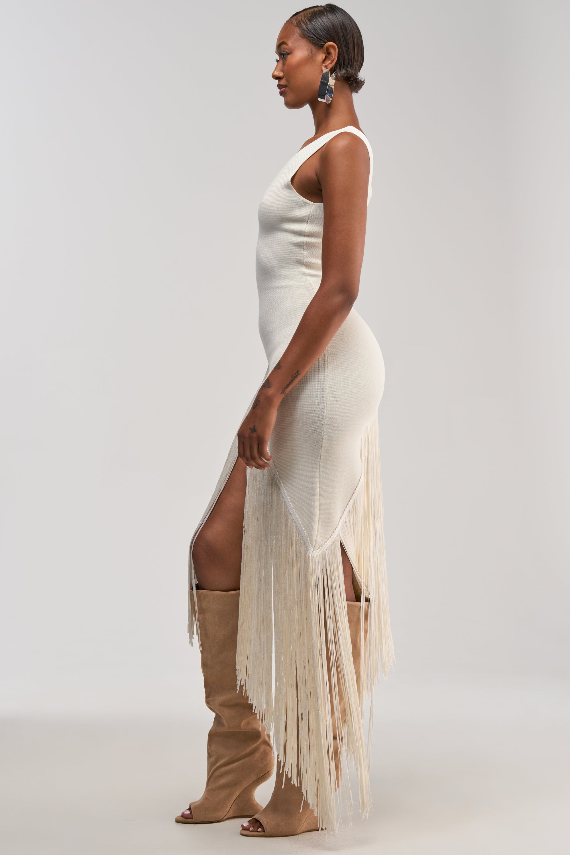SHAKE IT FRINGE MIDI DRESS IN WHITE