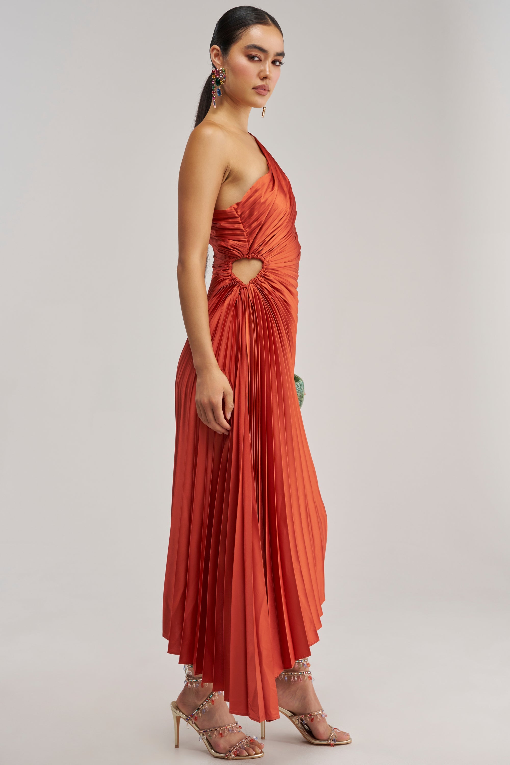 MIDNIGHT MAVEN SLEEVELESS MAXI DRESS IN RED