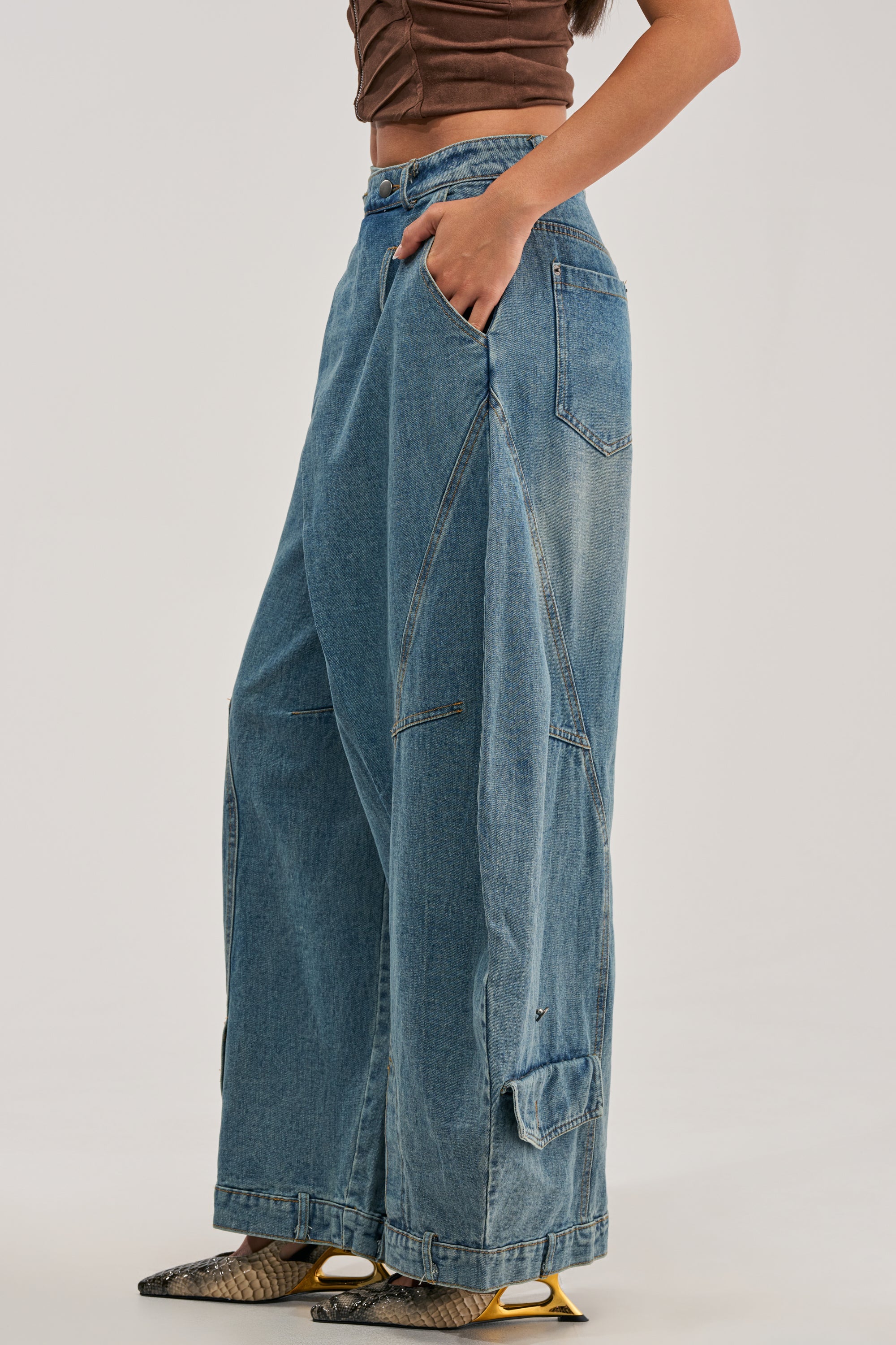 IZZY RELAXED DENIM IN LIGHT BLUE WASH