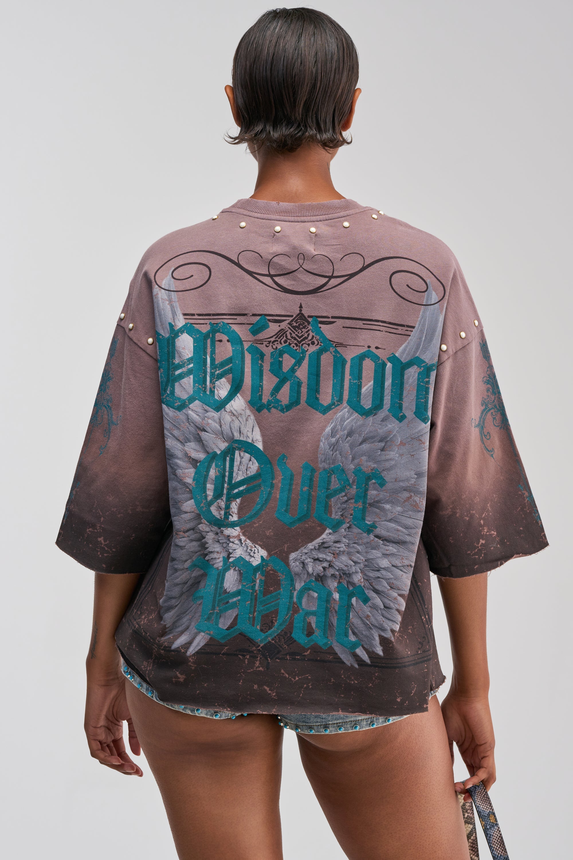 FIRST ROW WISDOM GRAPHIC TEE