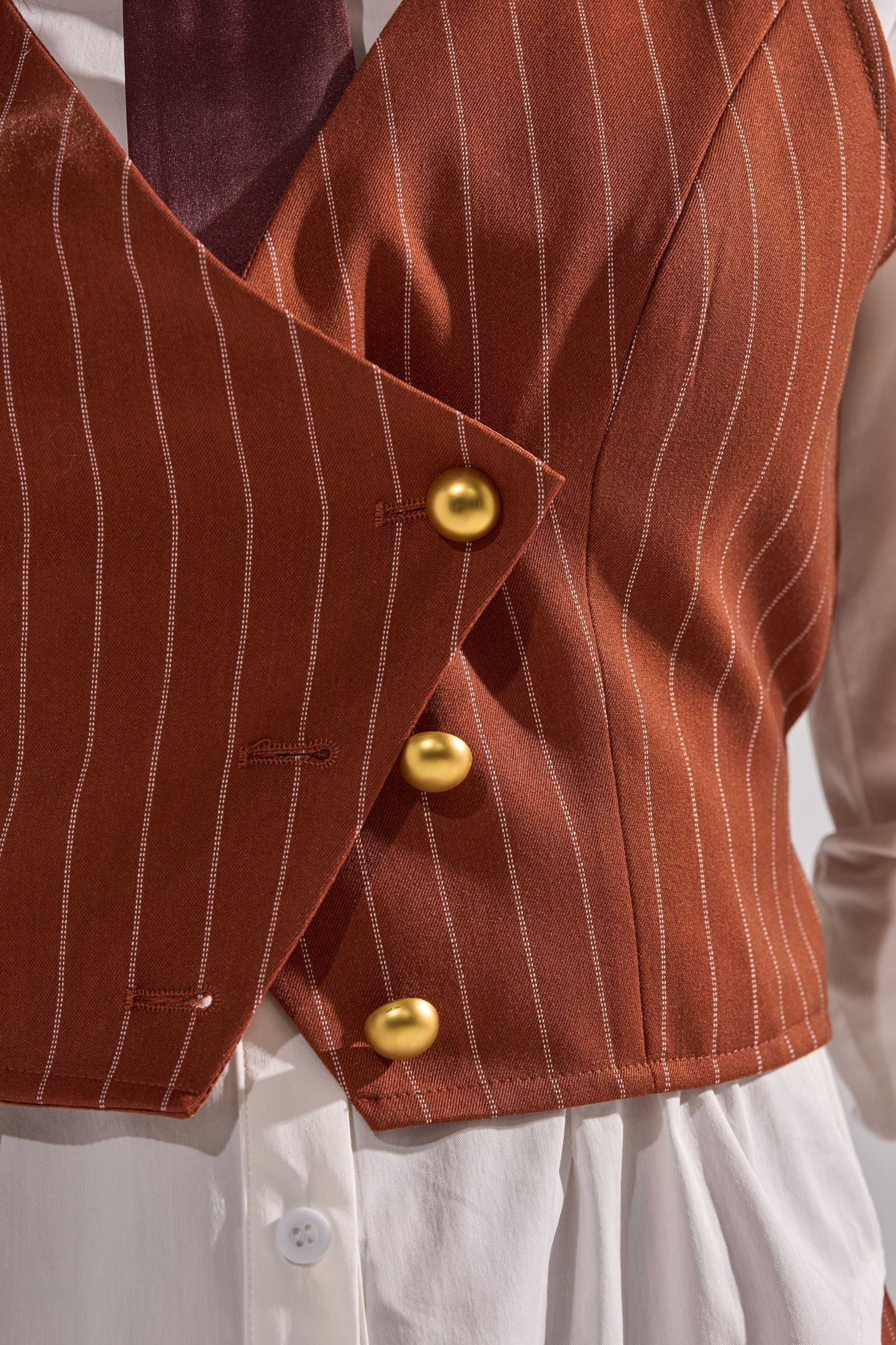 BUSINESS FIRST VEST
