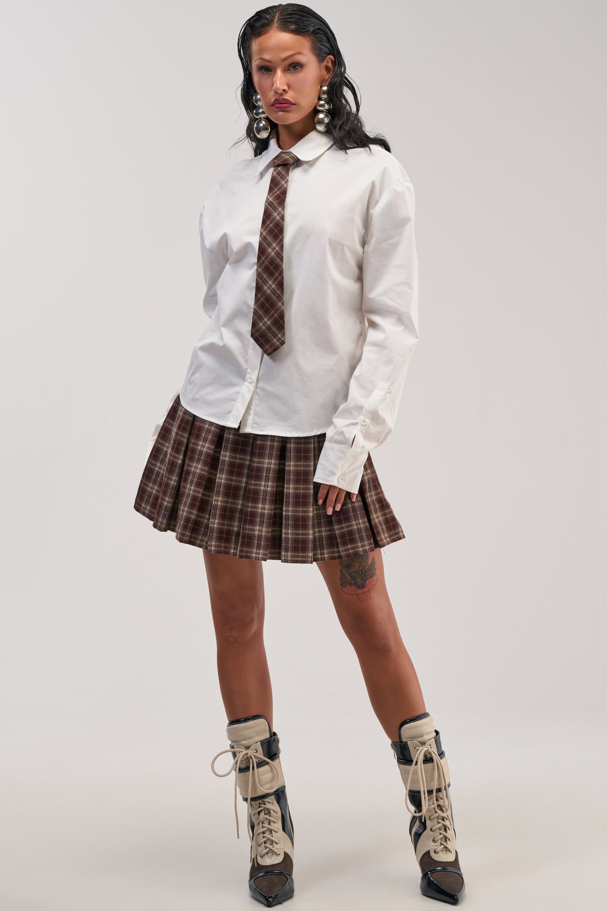SCHOOL GIRL VIBES BUTTON DOWN