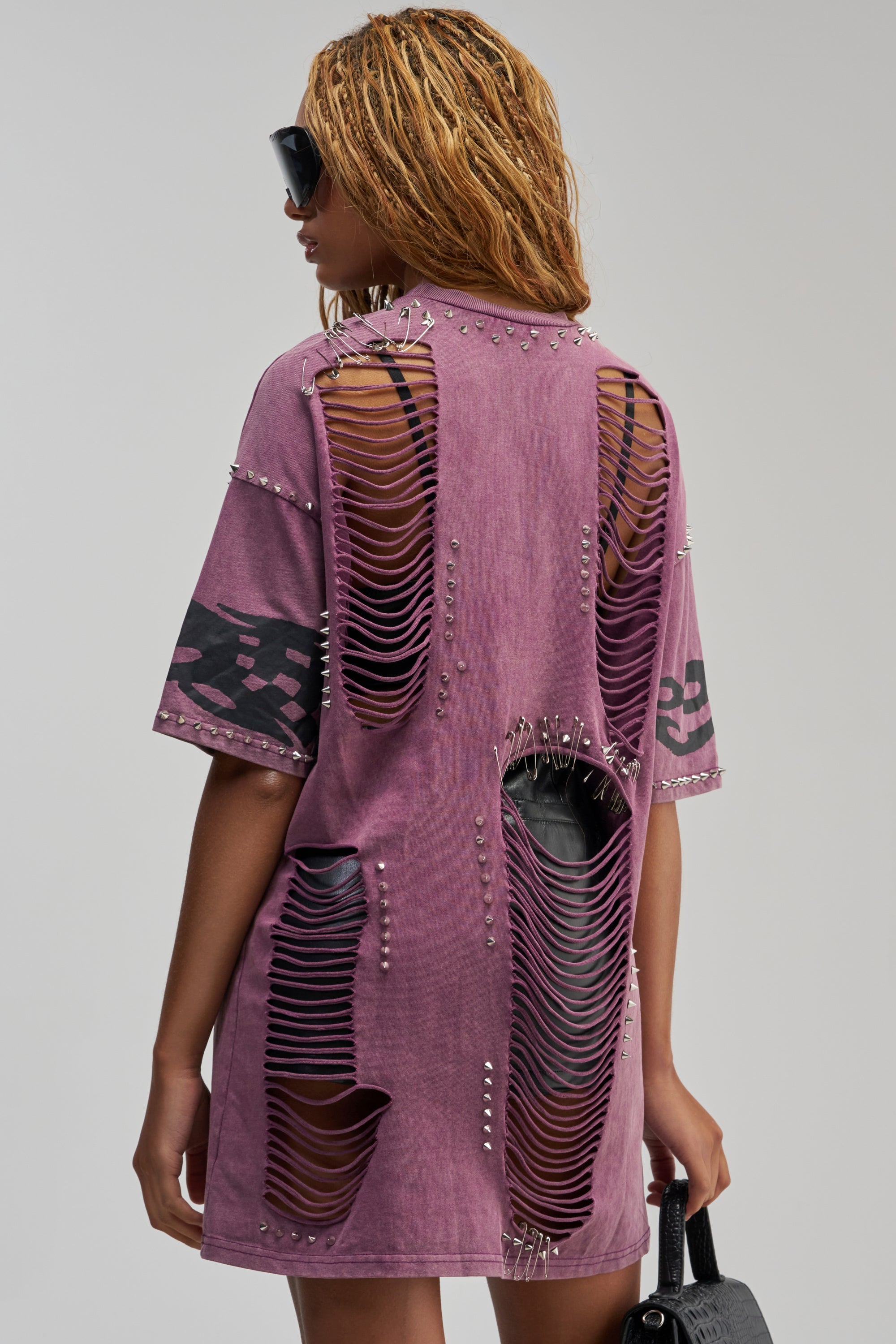 NEVER TOO MUCH DISTRESSED OVERSIZED TEE IN PLUM