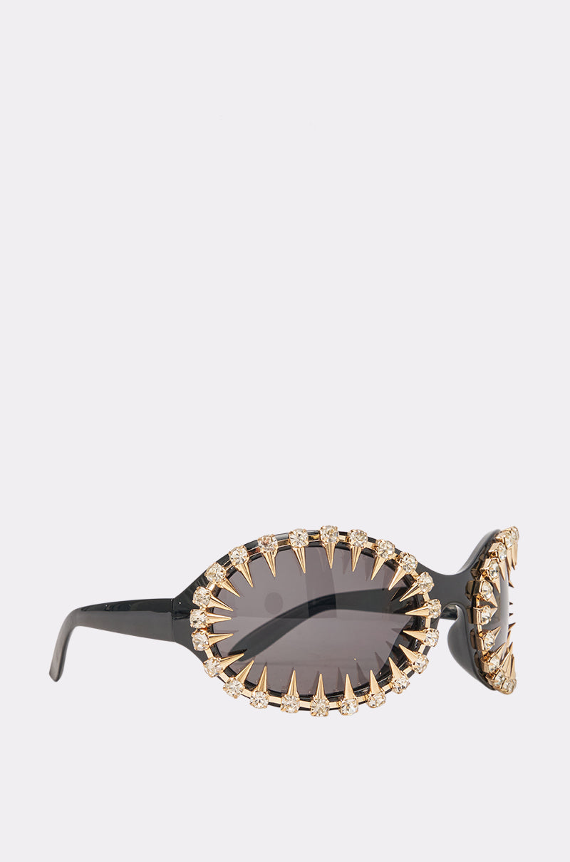 GLAM SPIKE SUNGLASSES