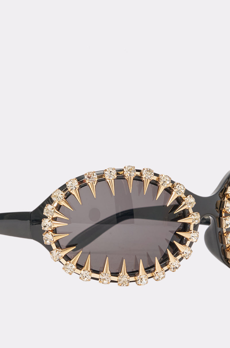GLAM SPIKE SUNGLASSES