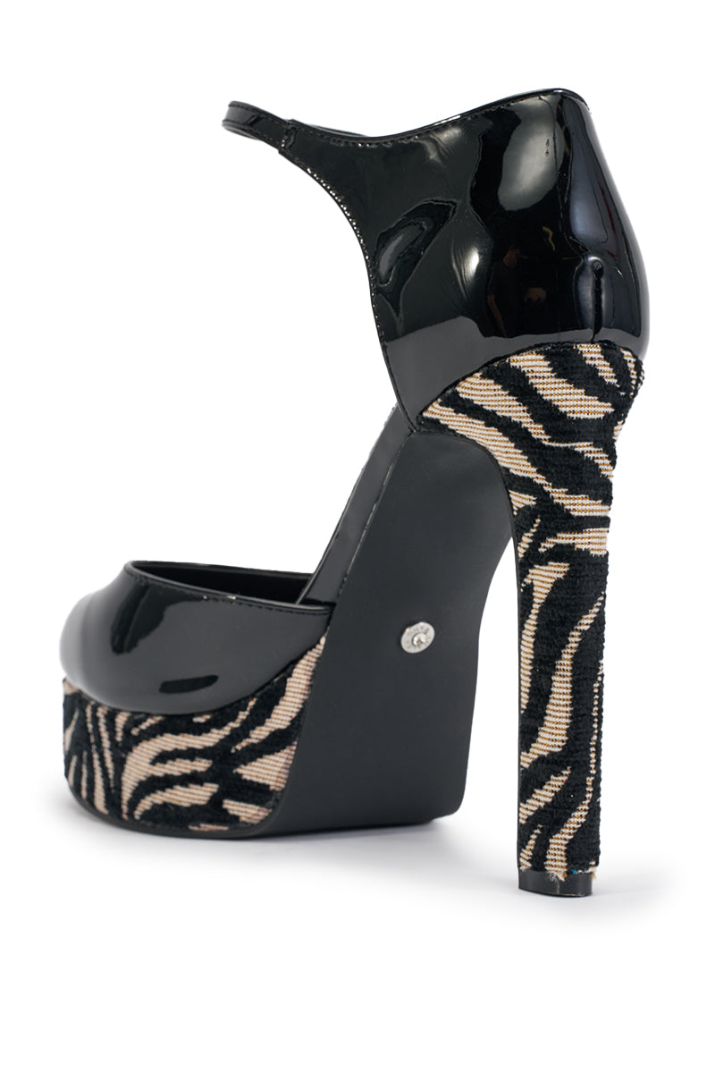 AZALEA WANG INGENIA ZEBRA COLORBLOCKED PUMP