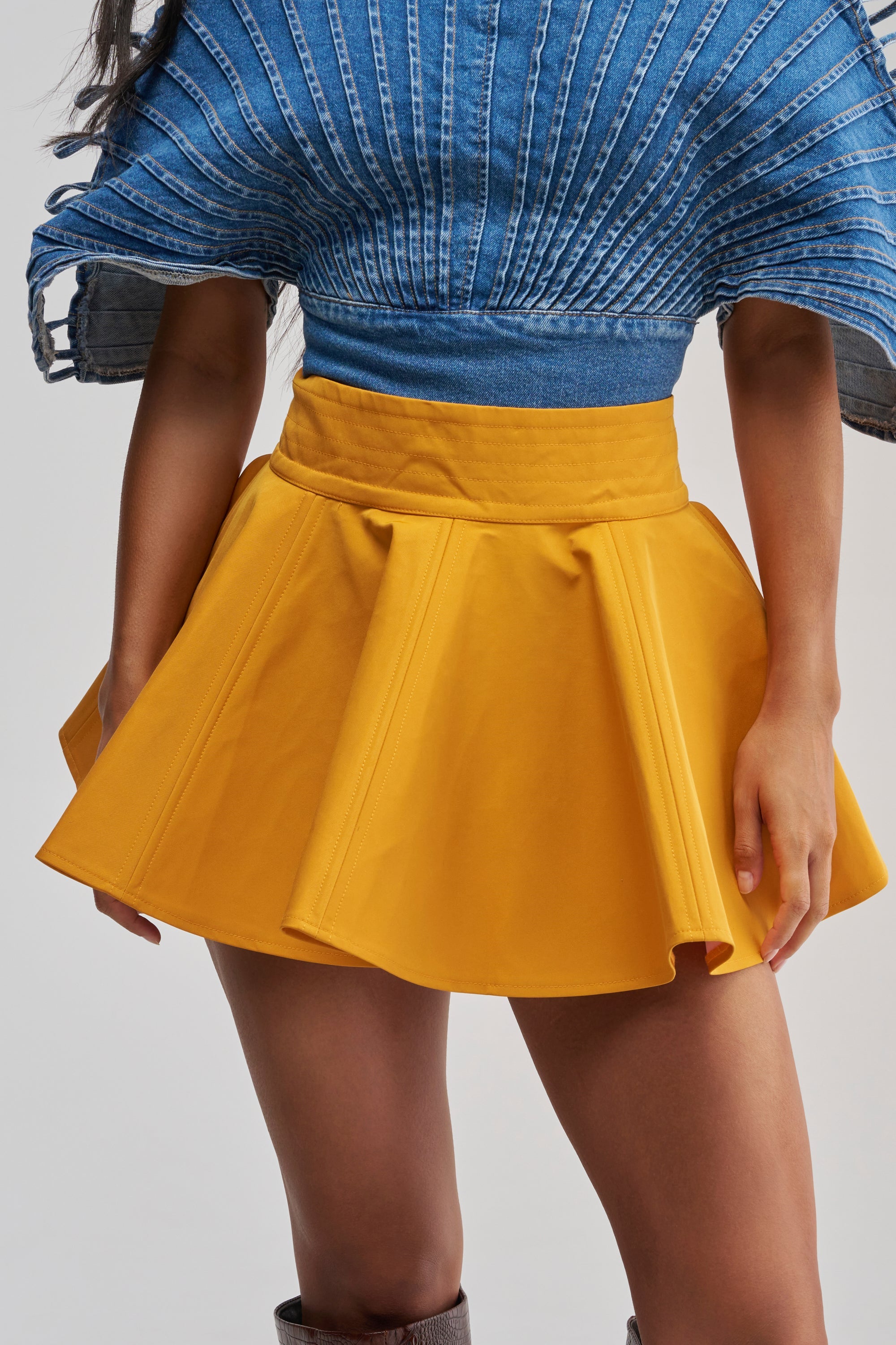 BETTER BE NYLON SKIRT IN MUSTARD