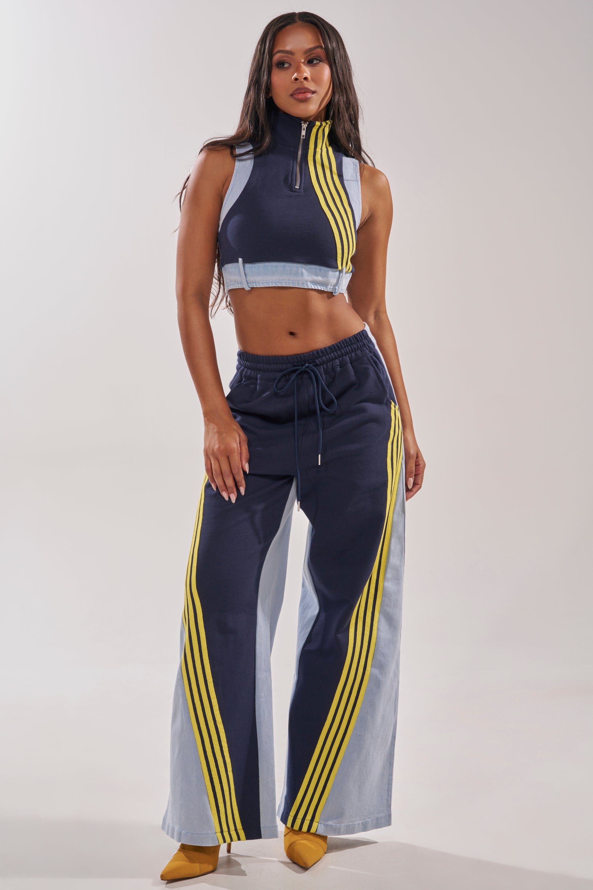 HEADS UP QUARTER ZIP SLEEVELESS TOP IN NAVY