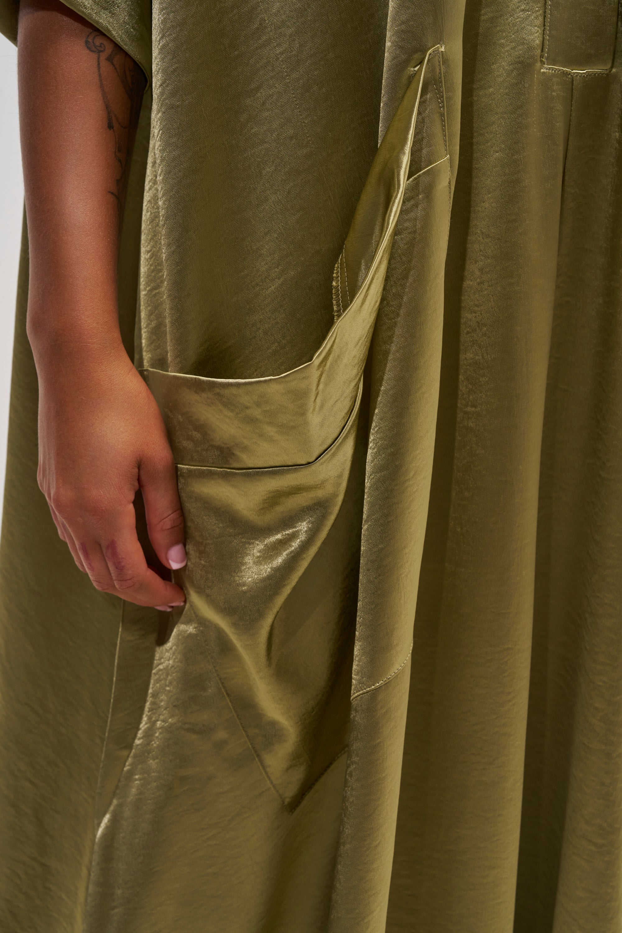 SHE'S RICH OVERSIZED JUMPSUIT IN OLIVE