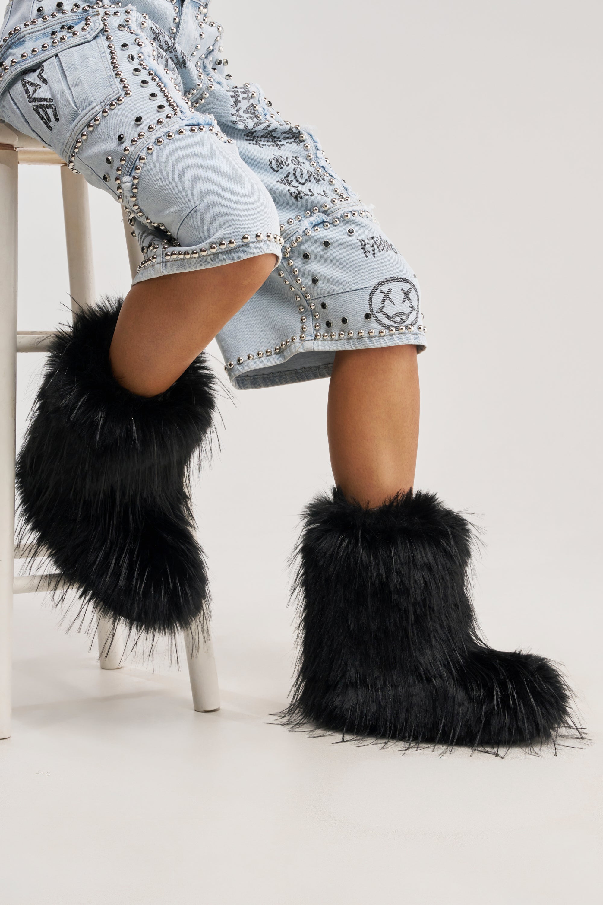AZALEA WANG LENIX BLACK FLAT FUR BOOTIE
