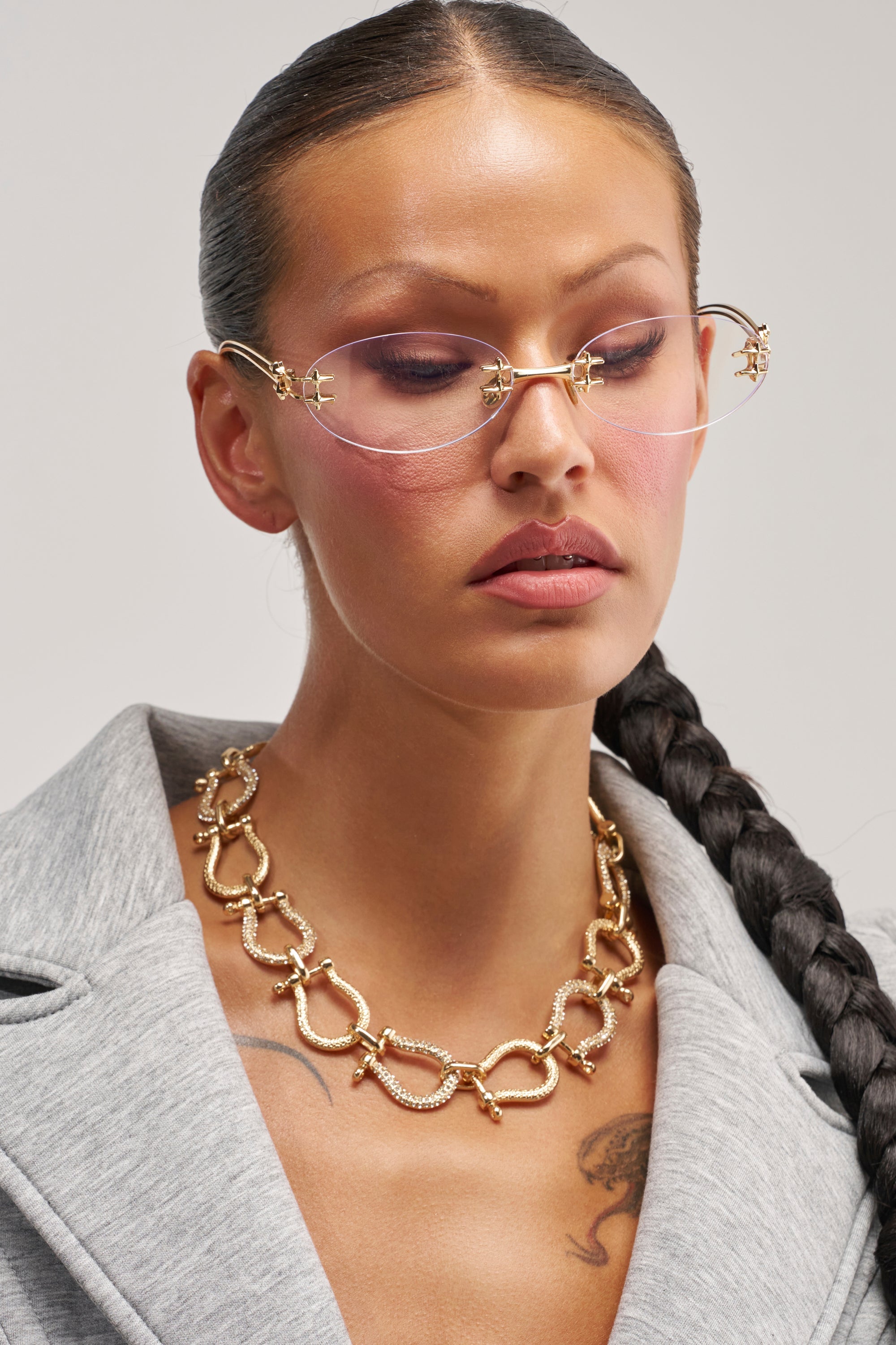 RICH GIRL HORSEBIT NECKLACE IN GOLD