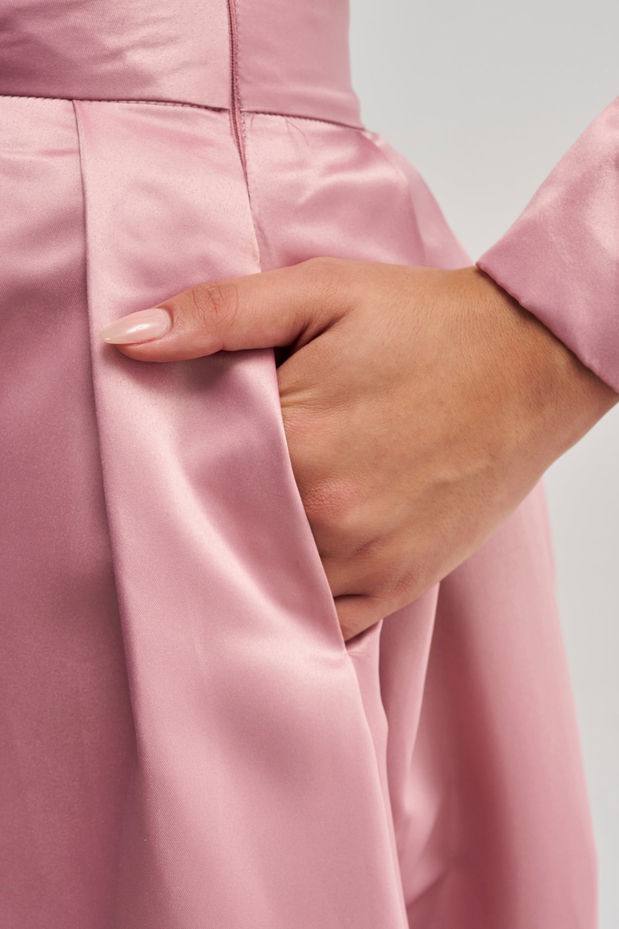 LILA SATIN TROUSER IN MAUVE