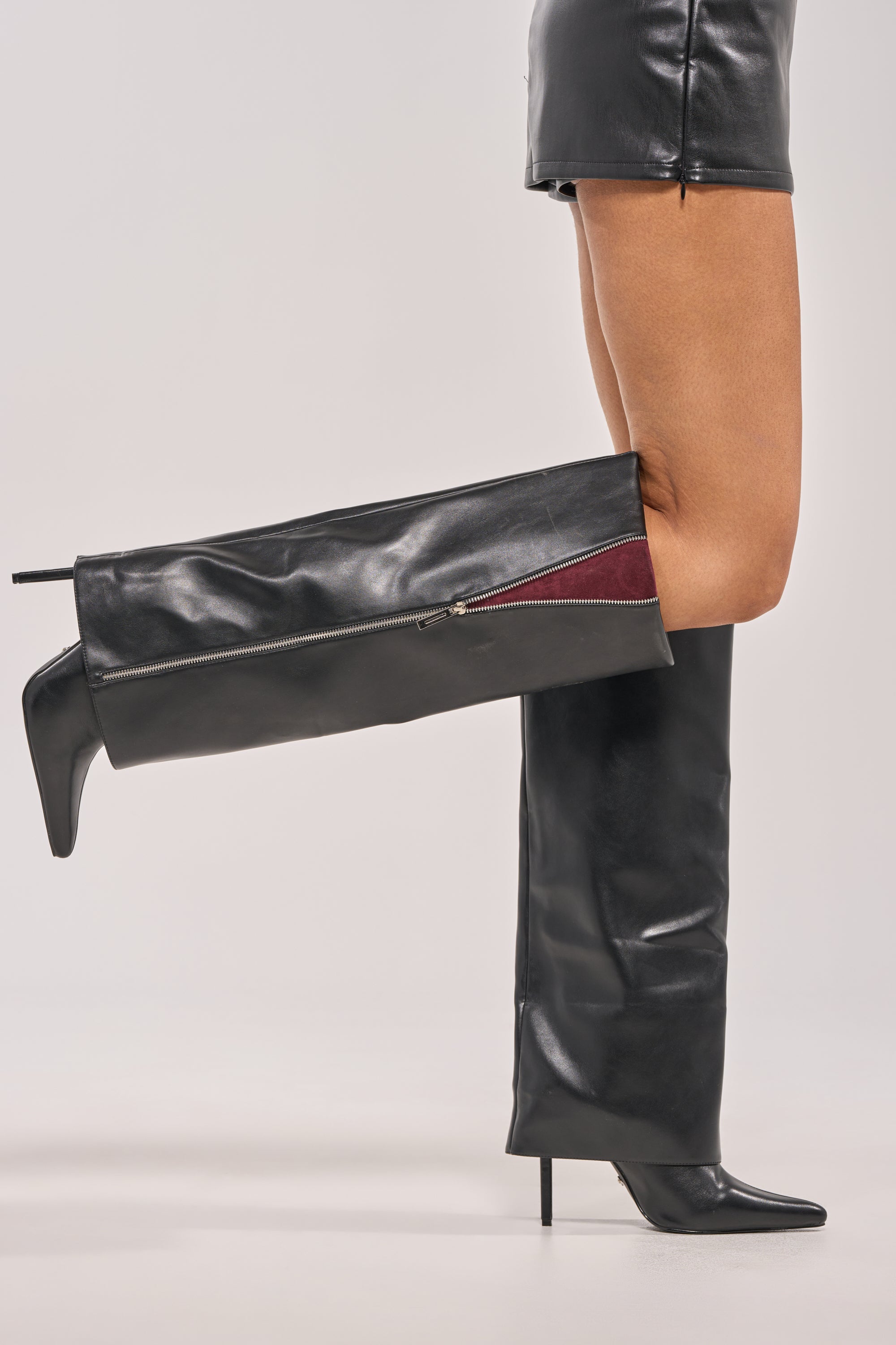 AKIRA GOLD SHAQUILLE BLACK PU STILETTO BOOT