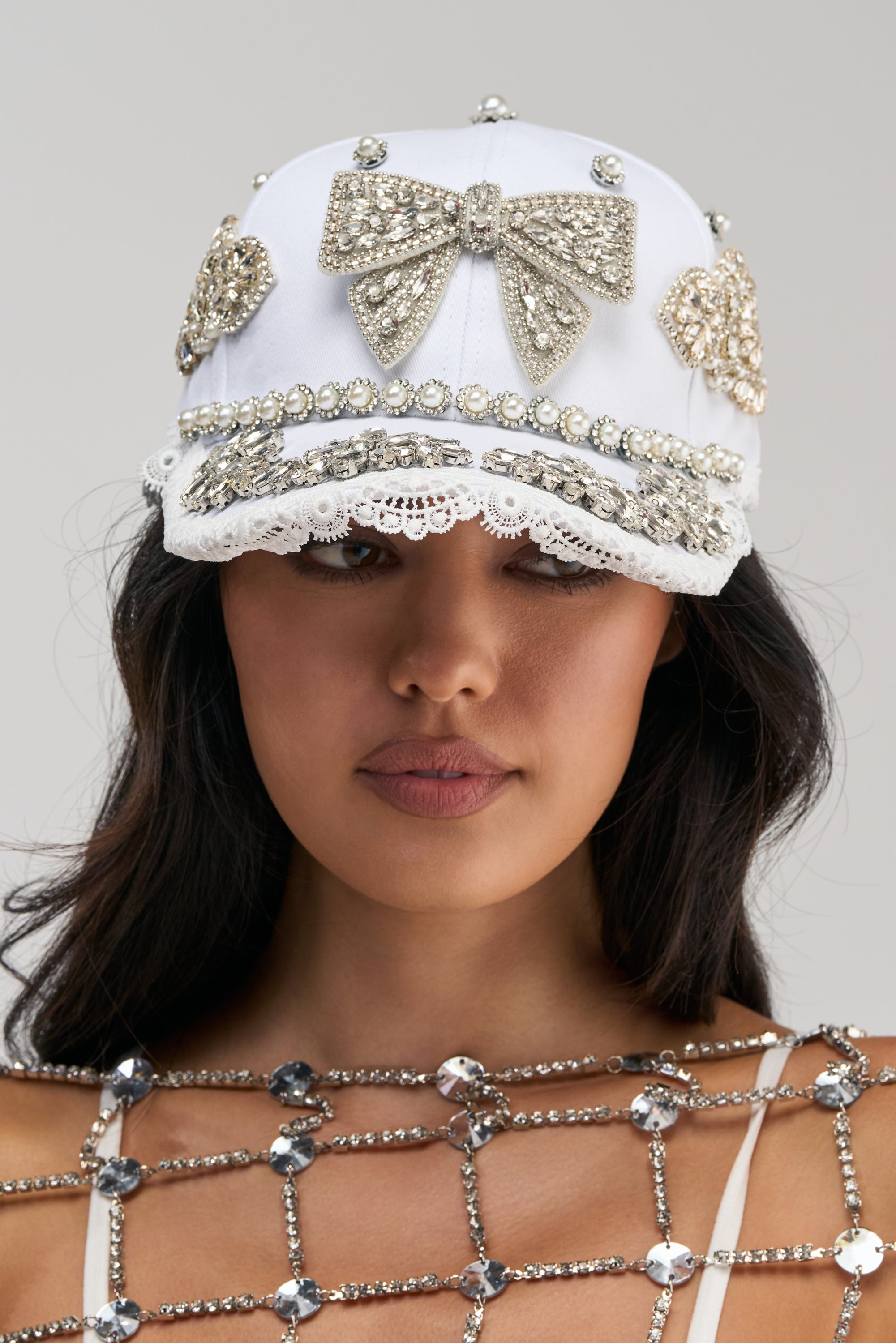 IM OUTSIDE EMBELLISHED HAT