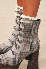 LAYERED CUTIE RUFFLE SOCKS IN GREY