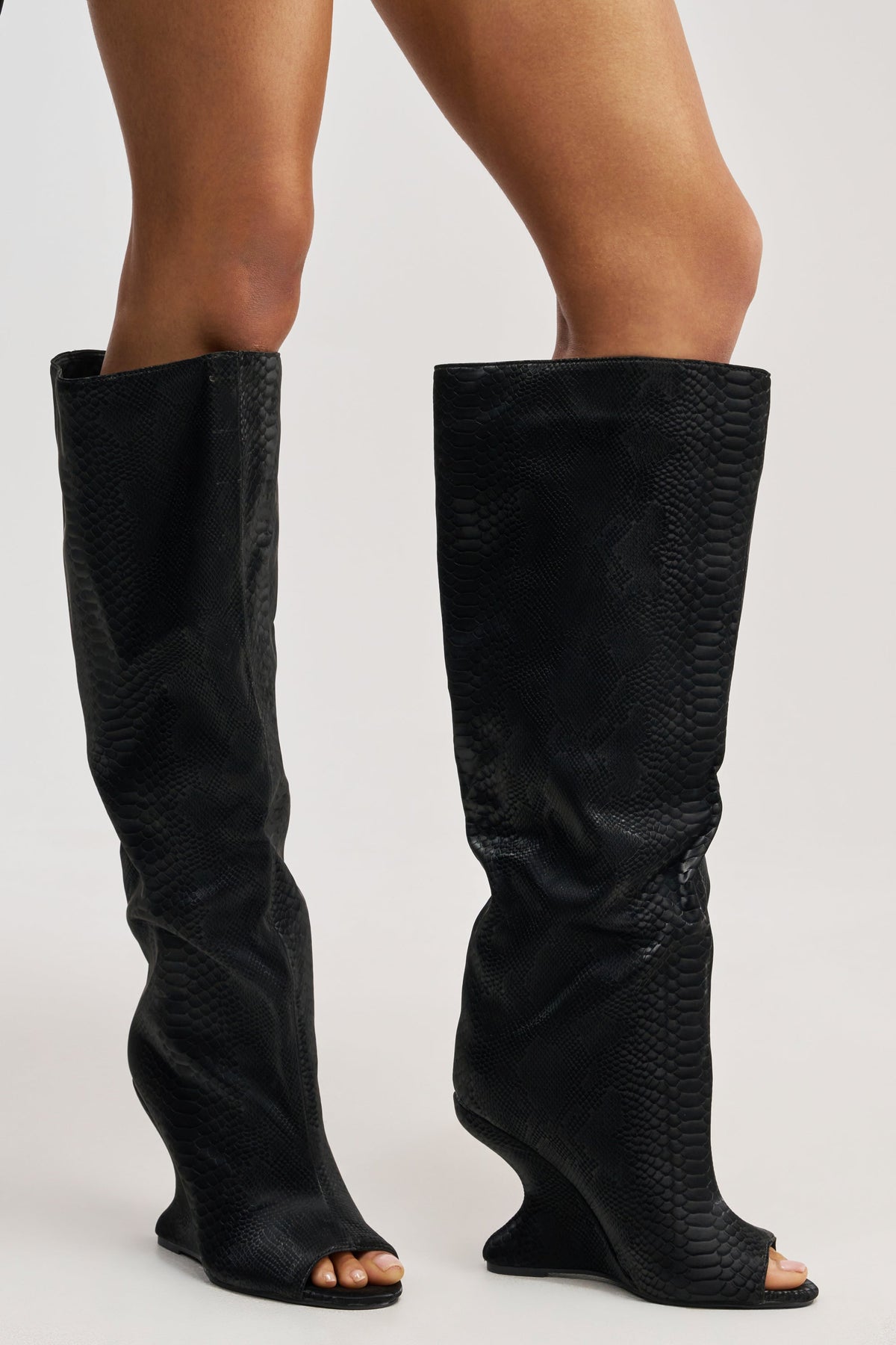 AZALEA WANG VINCENT BLACK SNAKE OPEN TOE WEDGE BOOT