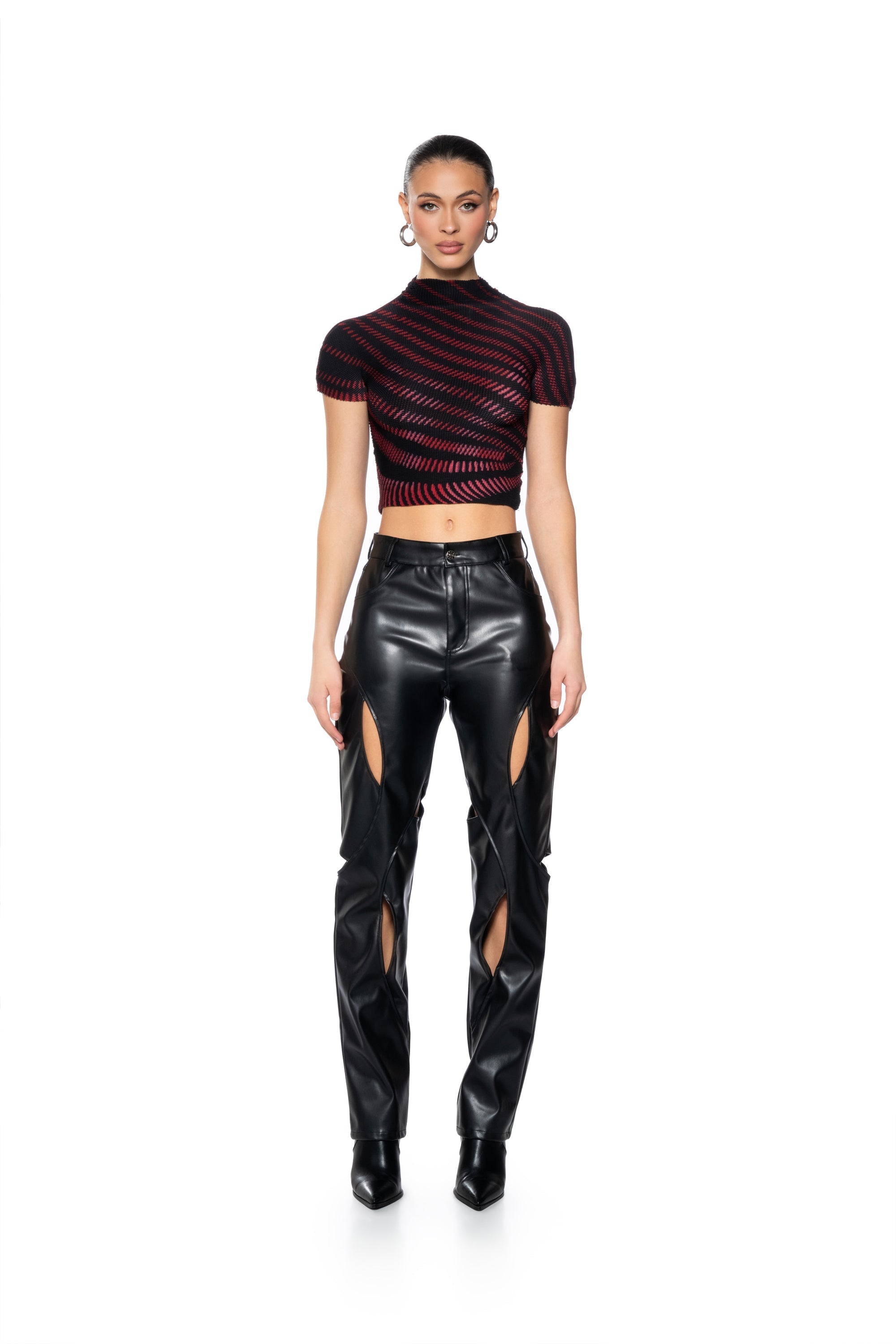 ADRIANA TEXTURED CAP SLEEVE TOP IN RED AND BLACK