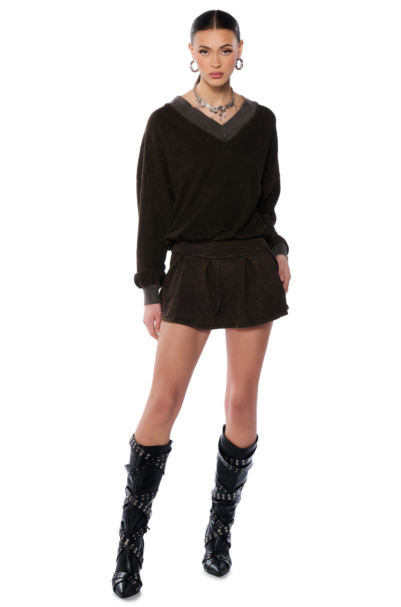 KAYLANI PLEATED MINI SKIRT IN CHARCOAL GREY